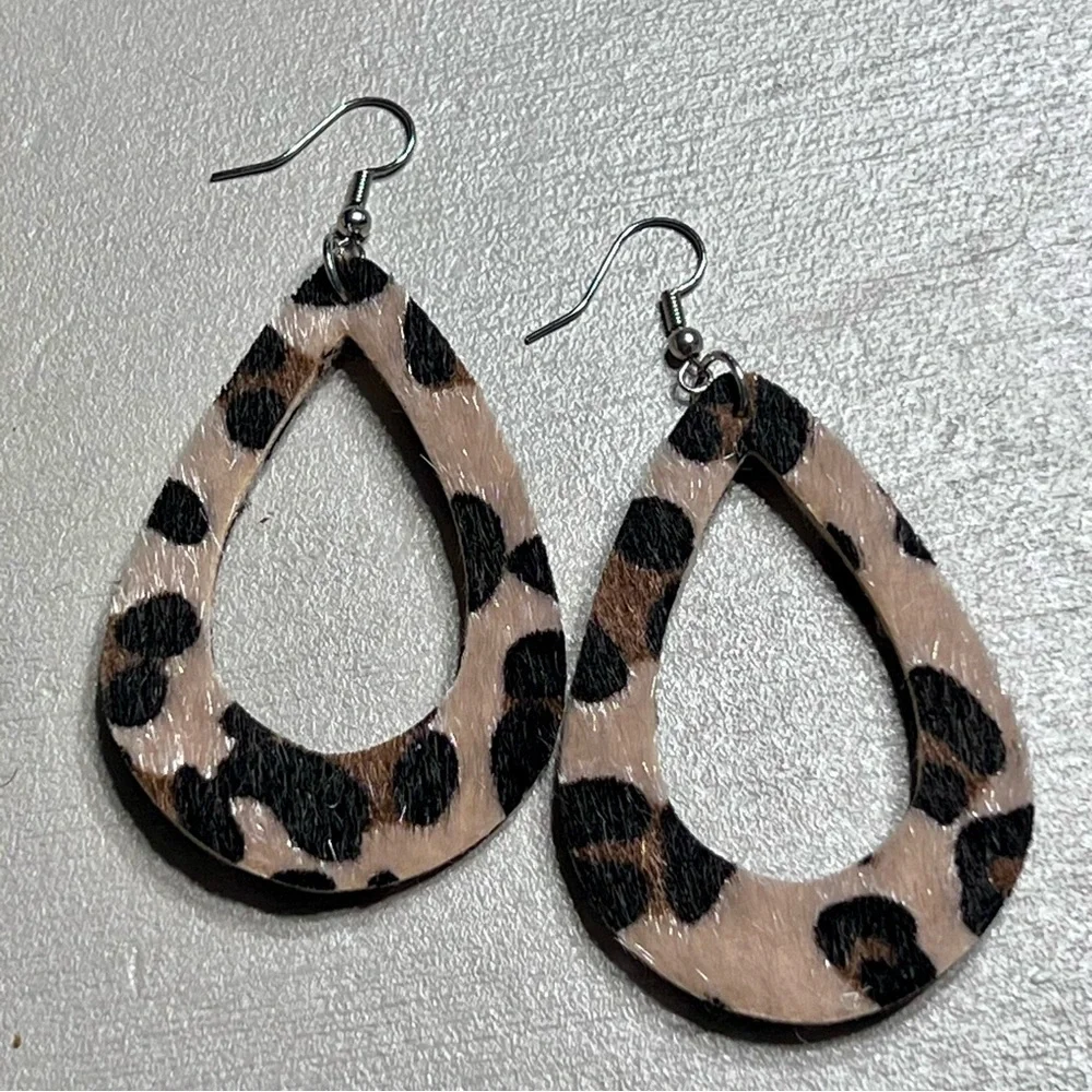 Chic Animal Print Teardrop Earrings
